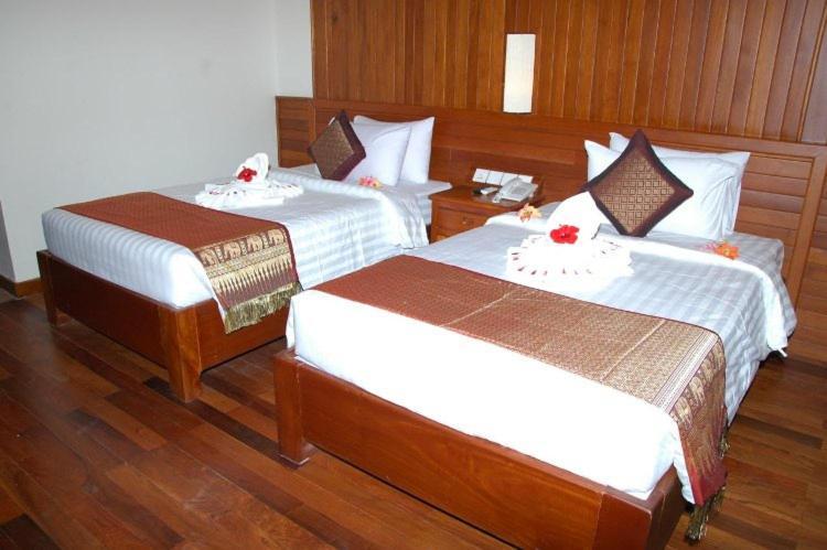ดารารังสี อังกอร์ โฮเต็ล Hotel เสียมราฐ ภายนอก รูปภาพ