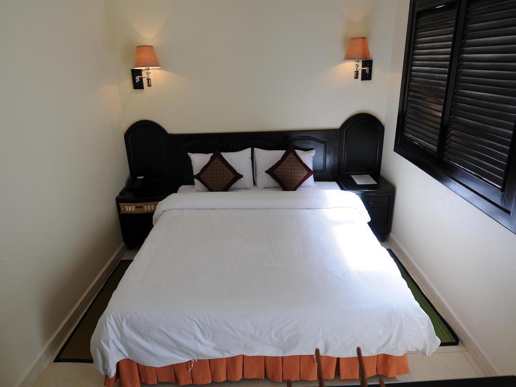 ดารารังสี อังกอร์ โฮเต็ล Hotel เสียมราฐ ภายนอก รูปภาพ