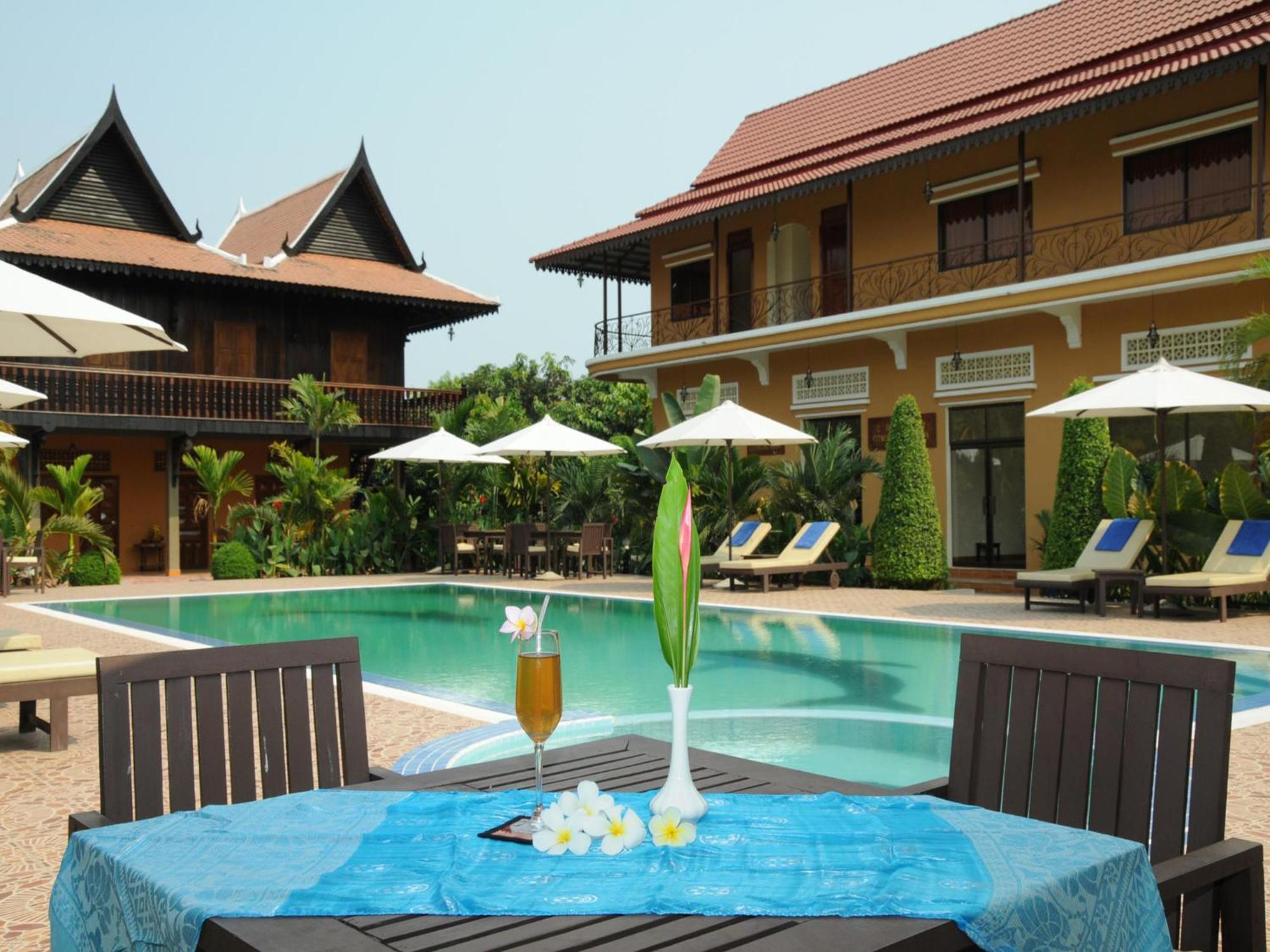 ดารารังสี อังกอร์ โฮเต็ล Hotel เสียมราฐ ภายนอก รูปภาพ