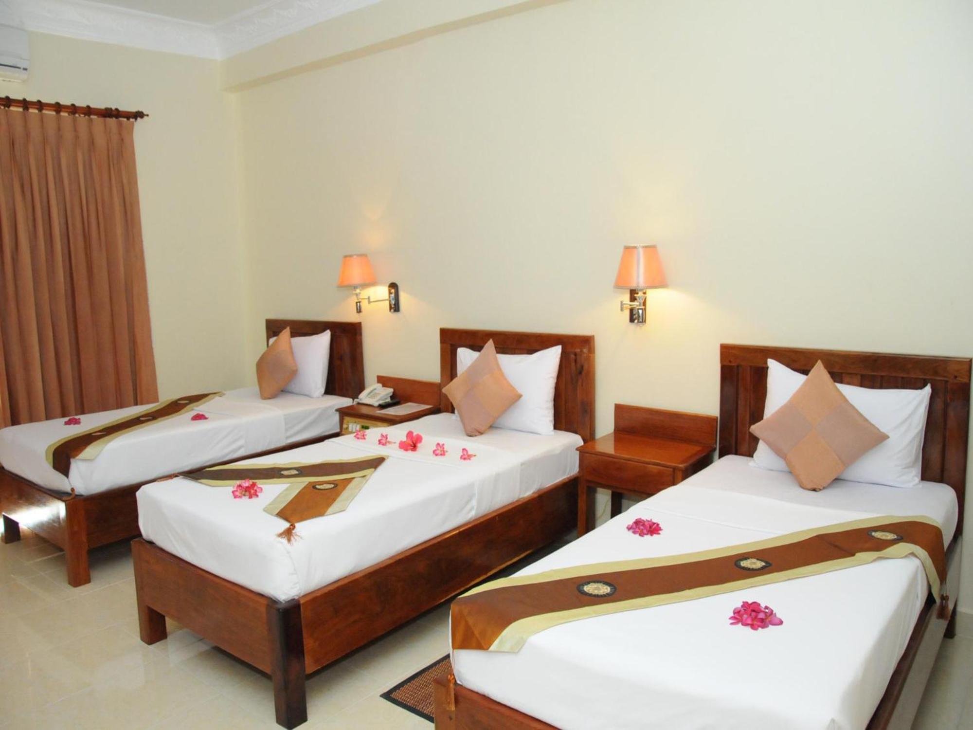 ดารารังสี อังกอร์ โฮเต็ล Hotel เสียมราฐ ภายนอก รูปภาพ