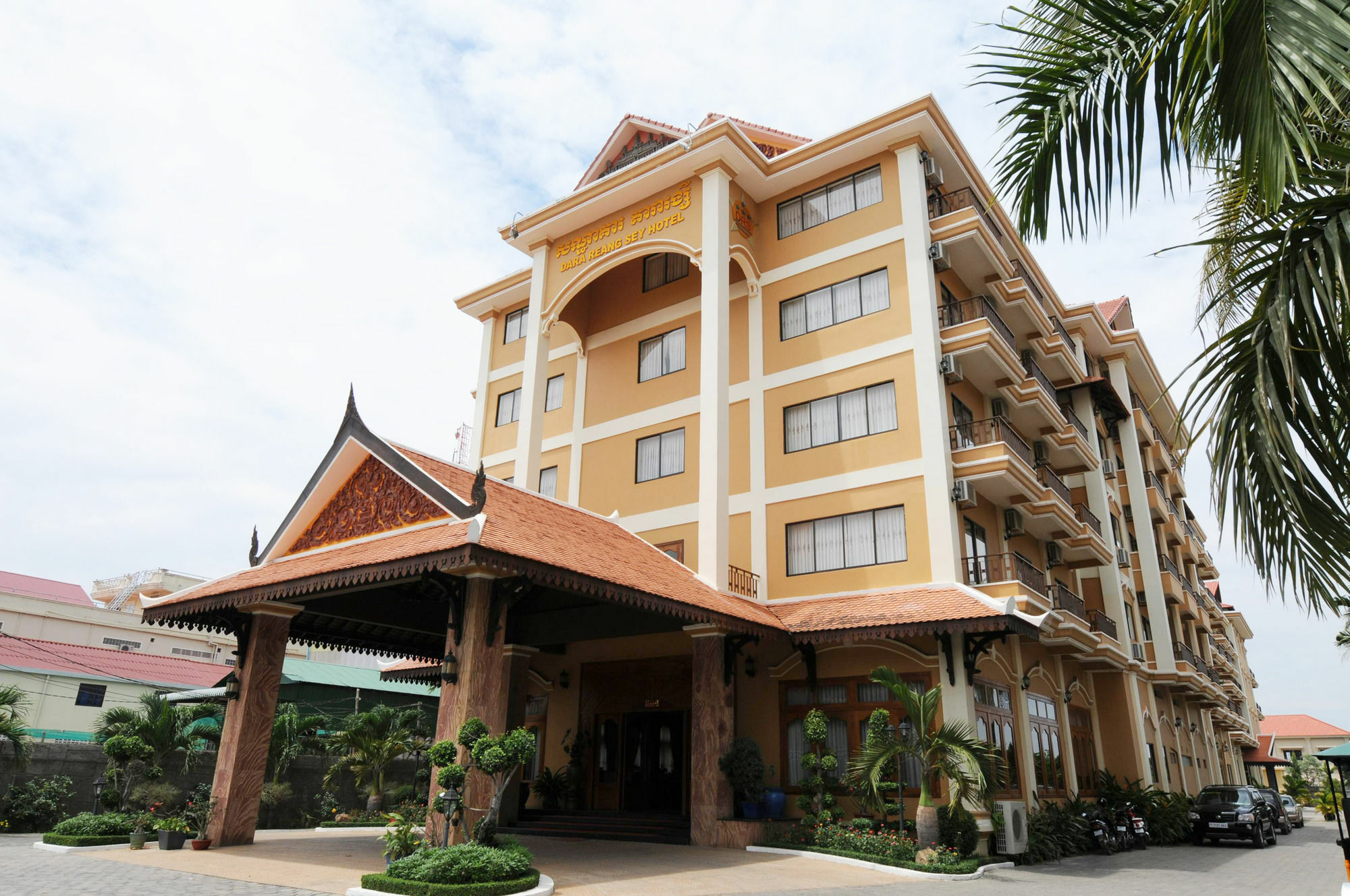 ดารารังสี อังกอร์ โฮเต็ล Hotel เสียมราฐ ภายนอก รูปภาพ