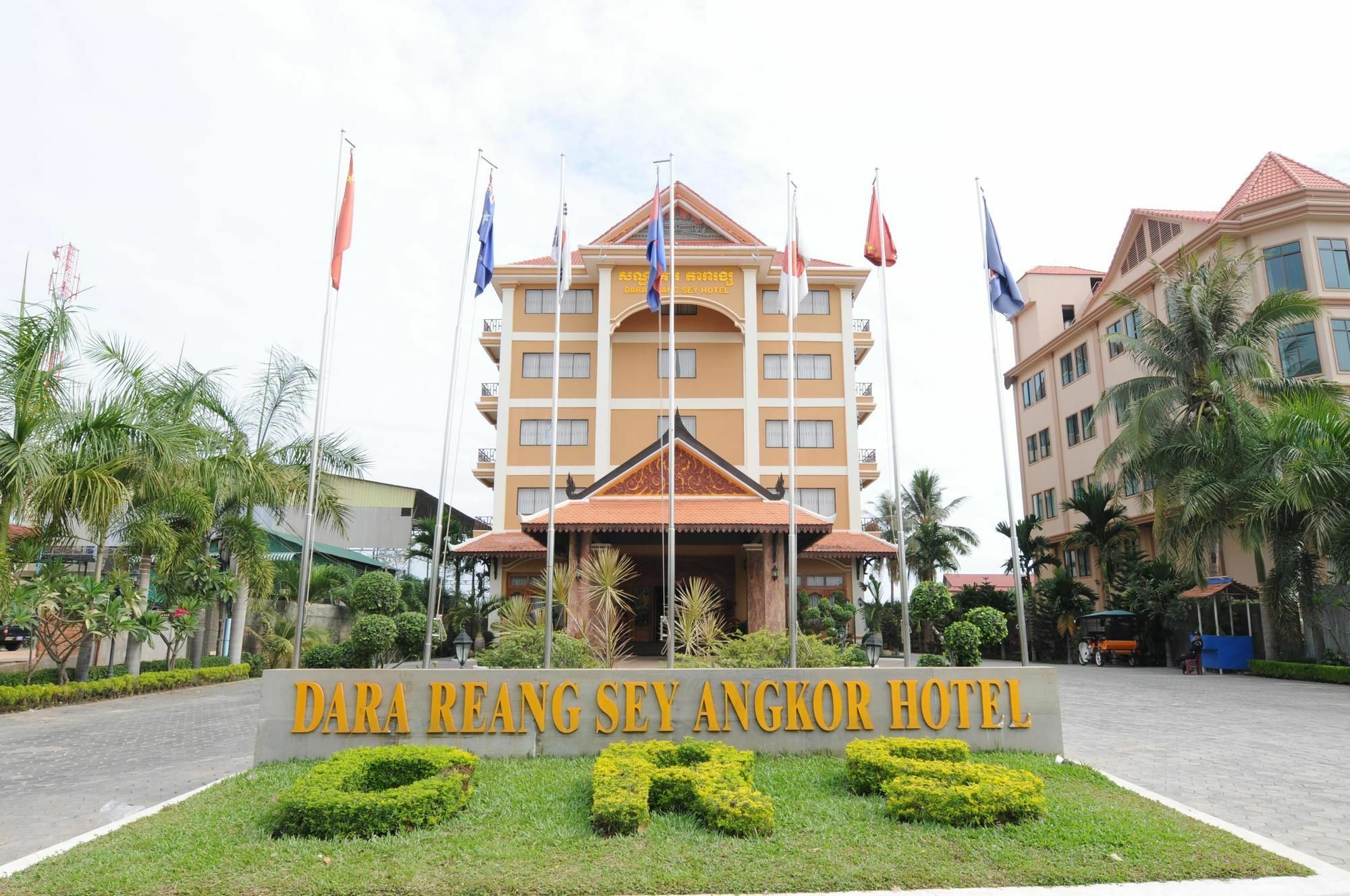 ดารารังสี อังกอร์ โฮเต็ล Hotel เสียมราฐ ภายนอก รูปภาพ